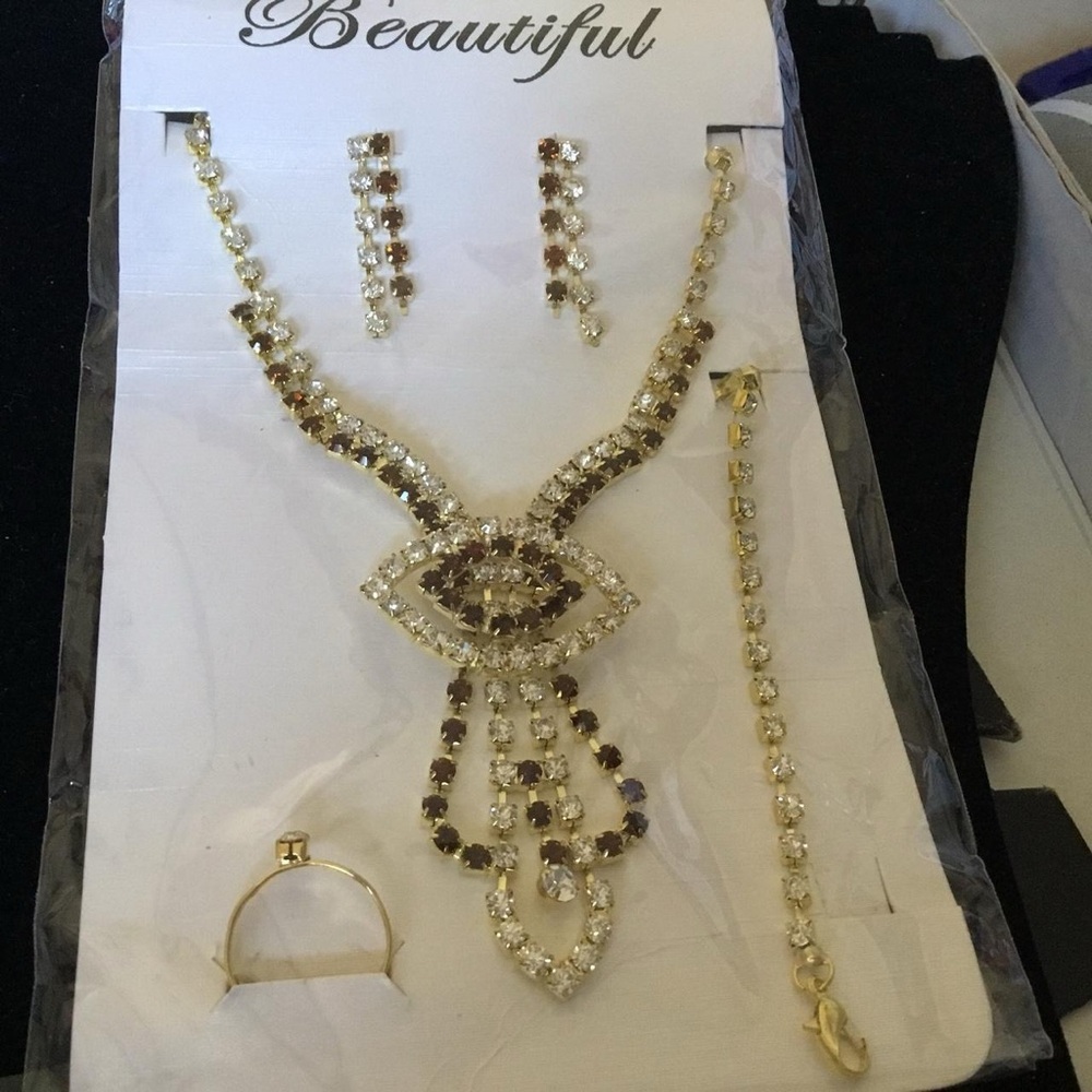 Elegant Gold and Brown Jewelry Set